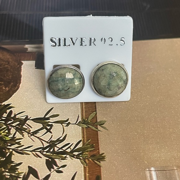 Jade Earring studs in 925 Sterling silver - Picture 13 of 13